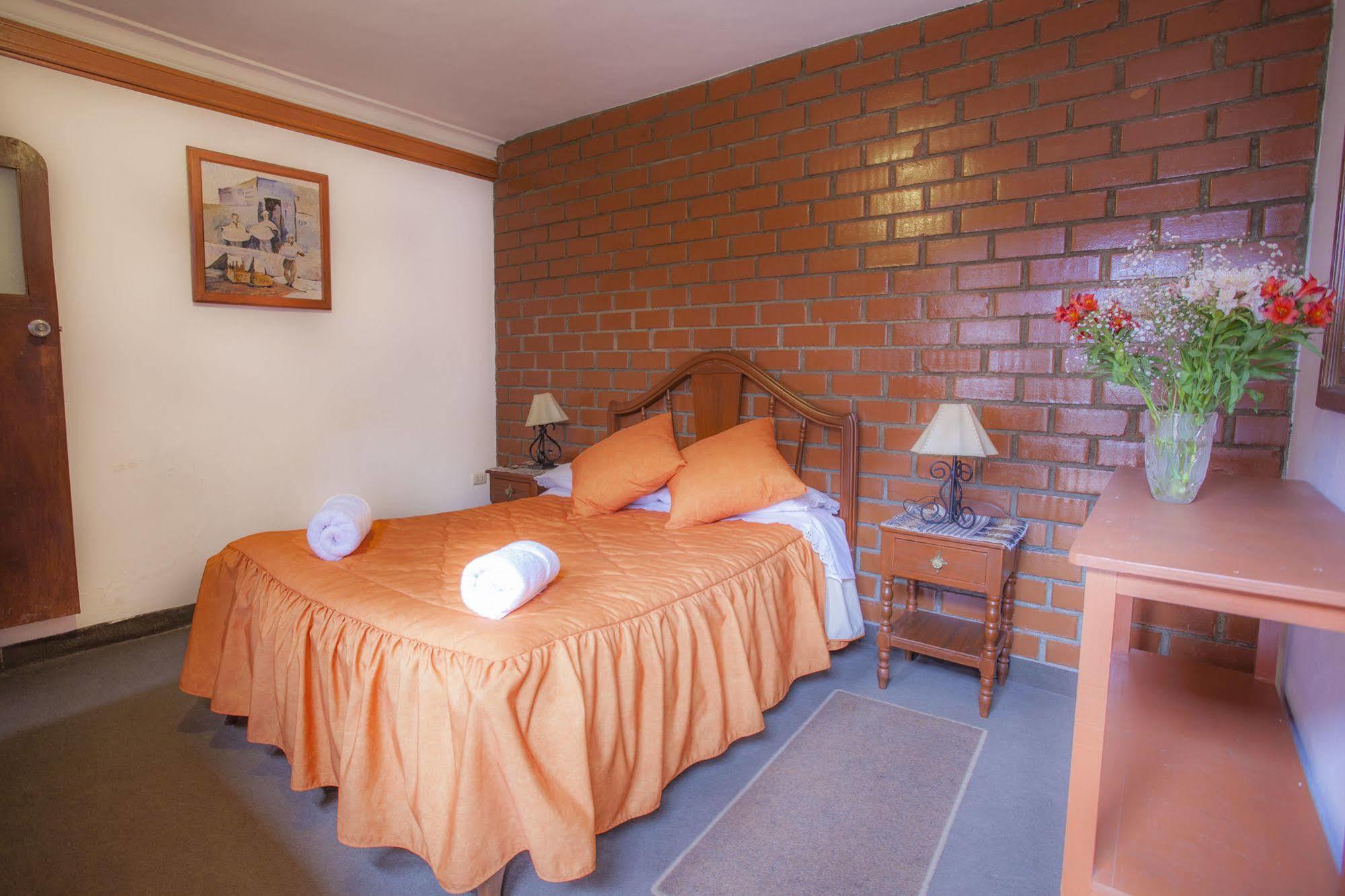 Alojamiento Soledad Huaraz  Exterior photo