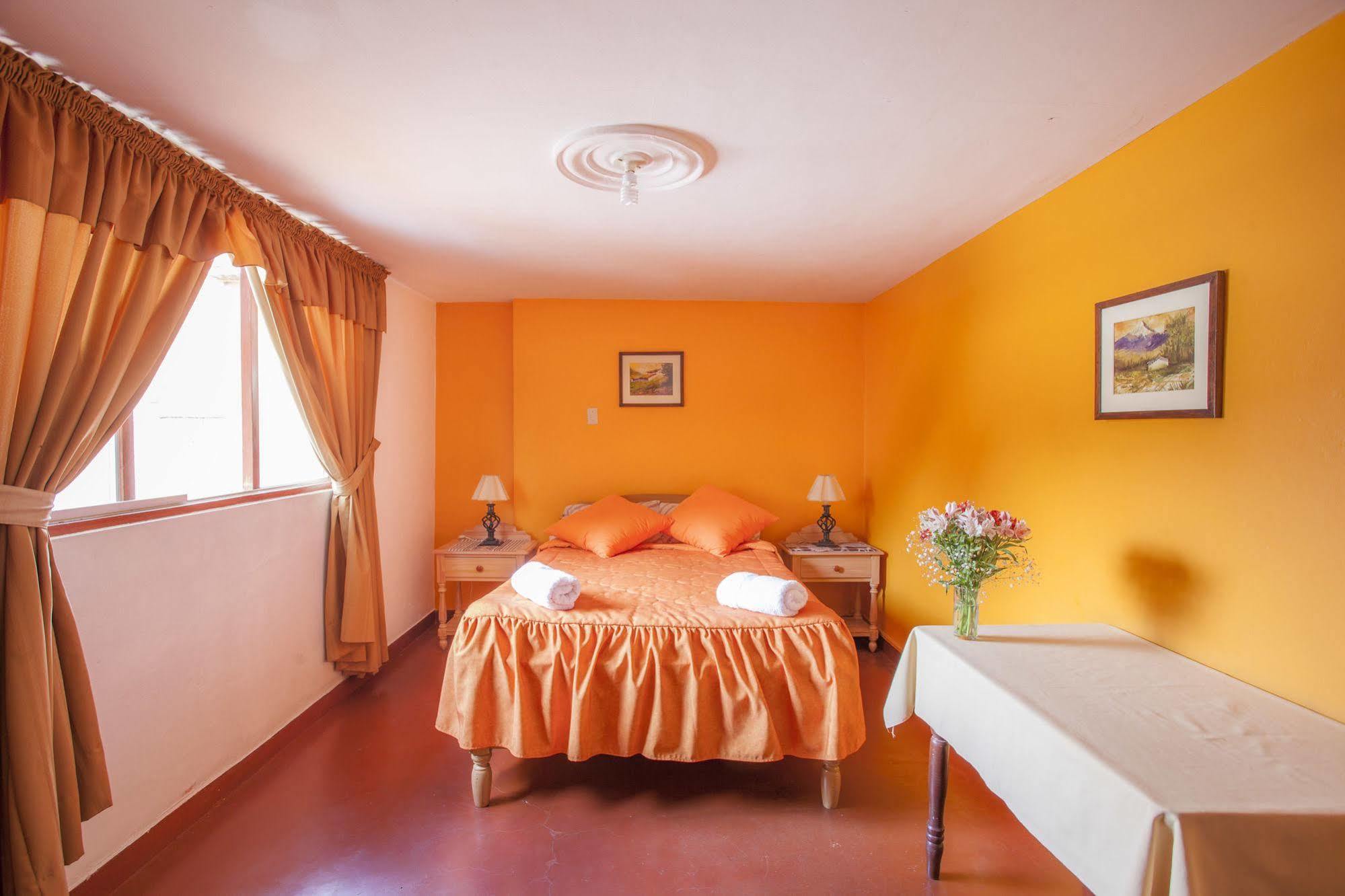 Alojamiento Soledad Huaraz  Exterior photo